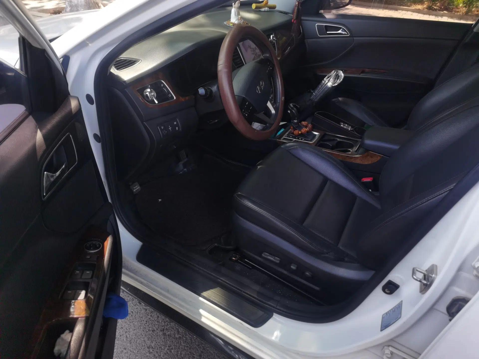 Hyundai Mistra 2014 1.8L Automatic Deluxe DLX Model — миниатюра 16