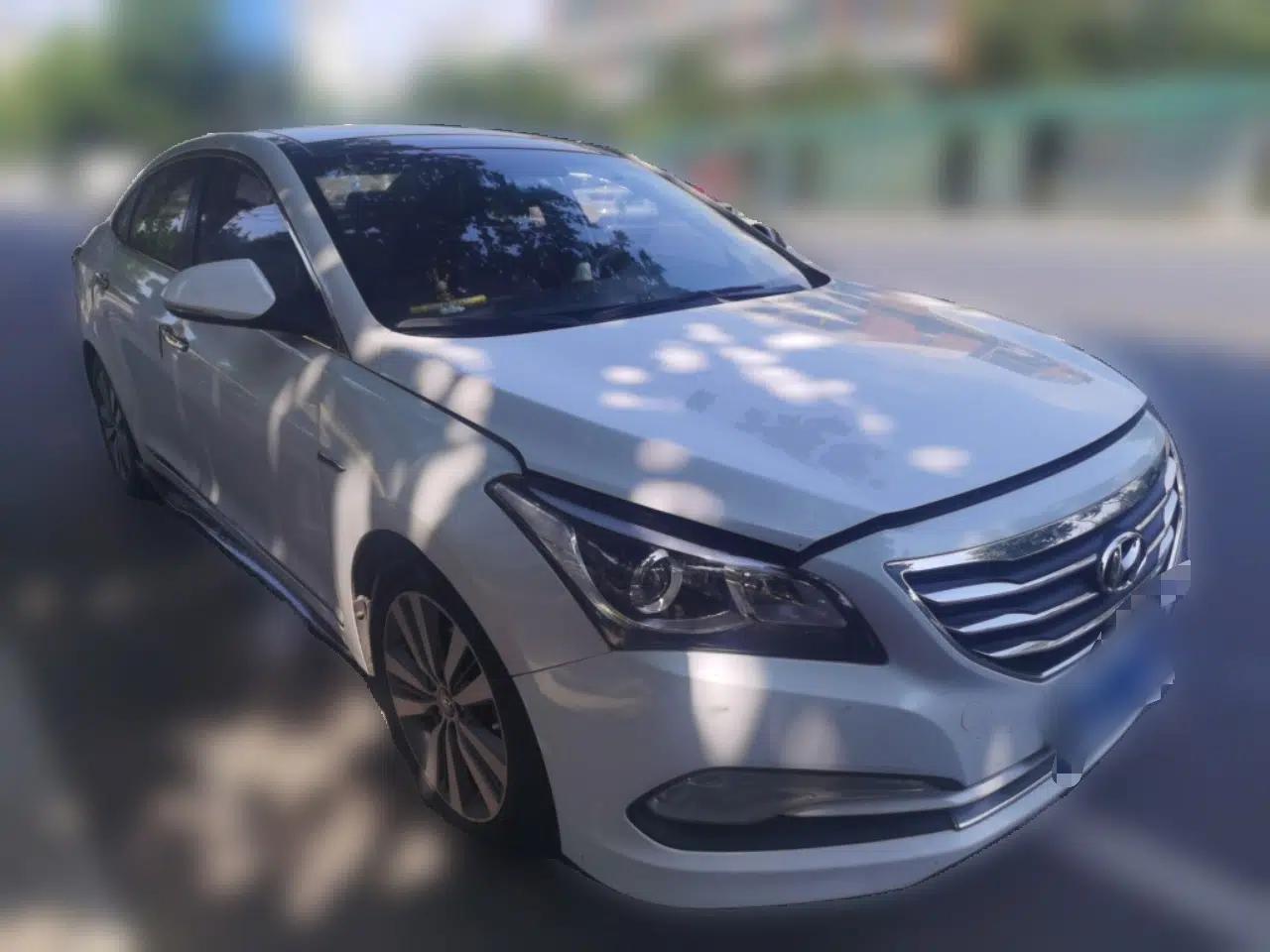 Hyundai Mistra 2014 1.8L Automatic Deluxe DLX Model — миниатюра 3