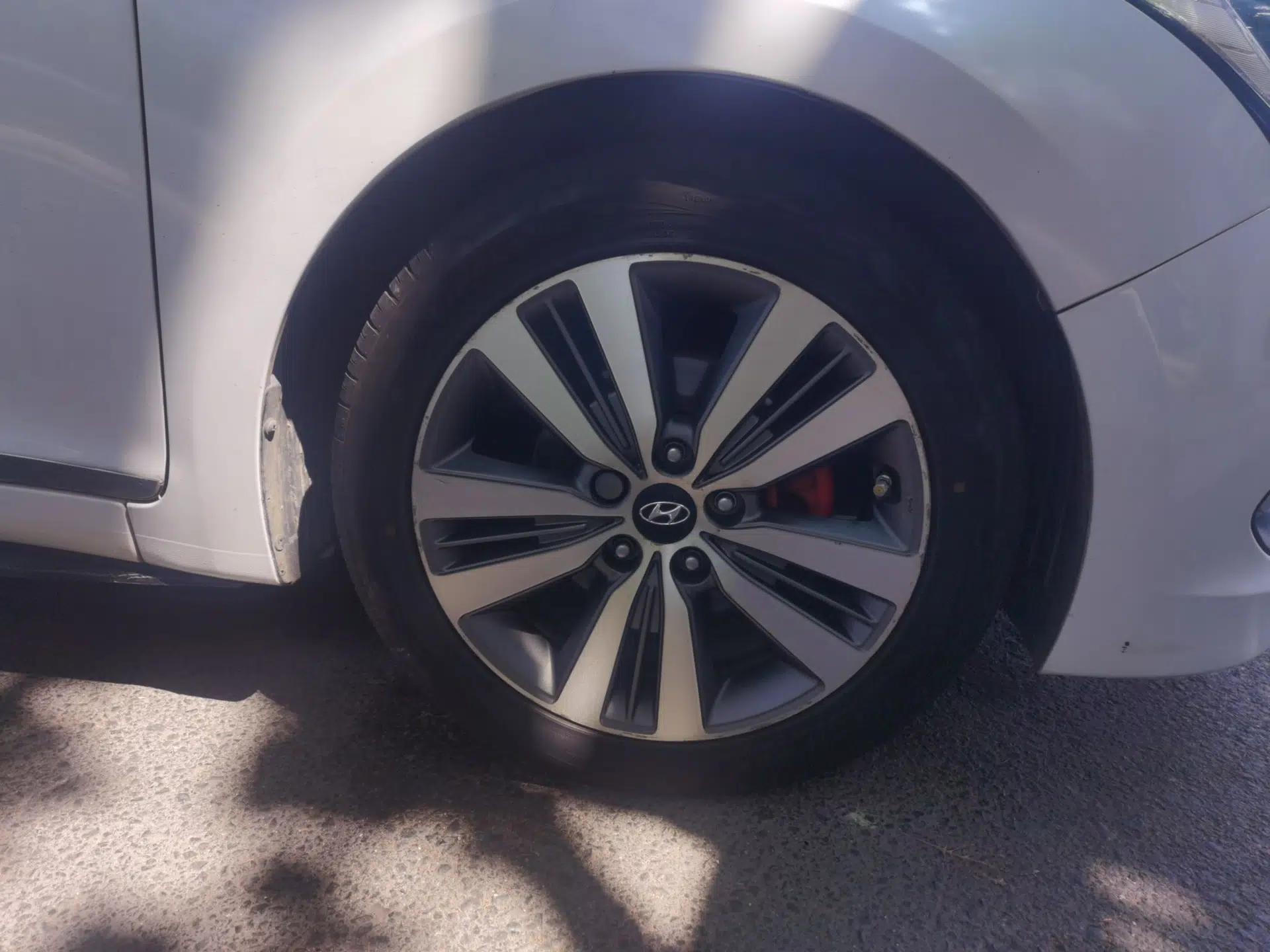 Hyundai Mistra 2014 1.8L Automatic Deluxe DLX Model — миниатюра 8