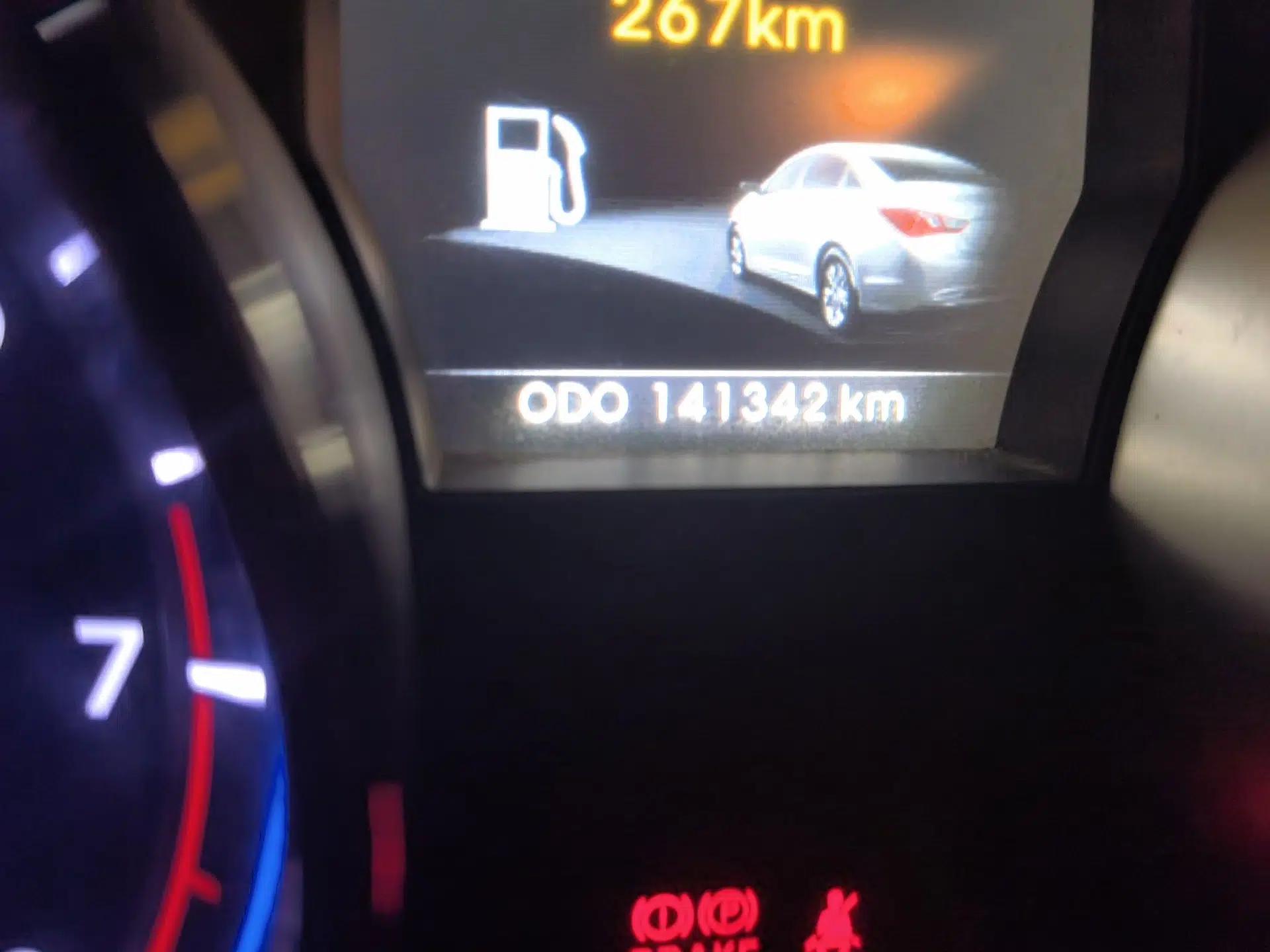 Hyundai Sonata 2011 2.0L Automatic Luxury Edition — миниатюра 12