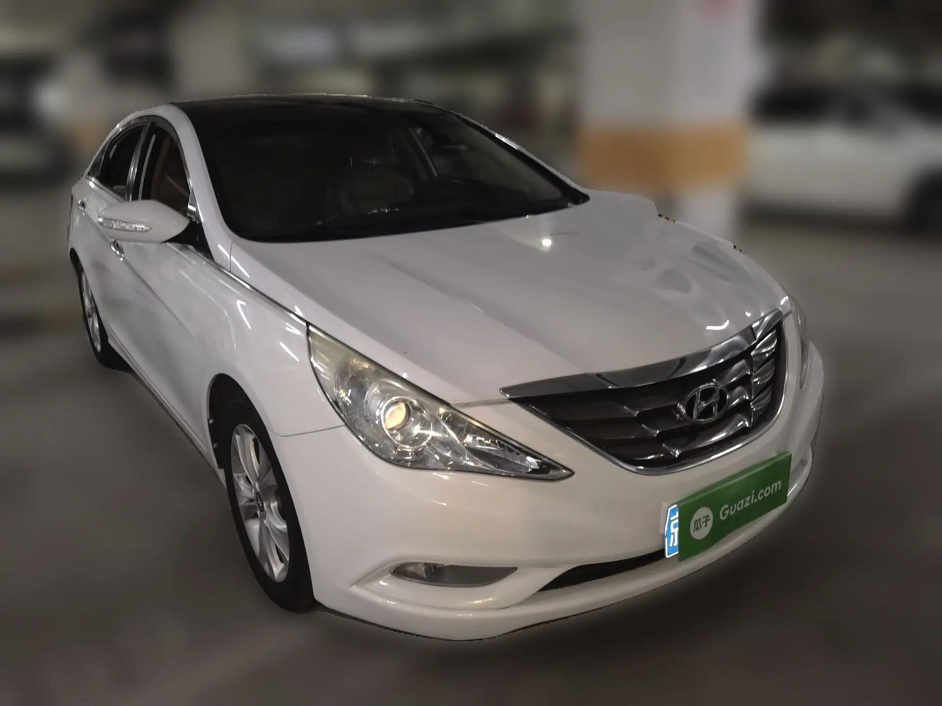 Hyundai Sonata 2011 2.0L Automatic Luxury Edition — миниатюра 3