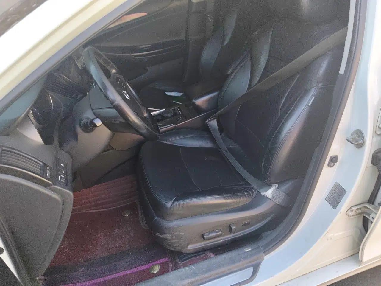 Hyundai Sonata 2013 2.4L Automatic Luxury Version China IV Standard — миниатюра 15