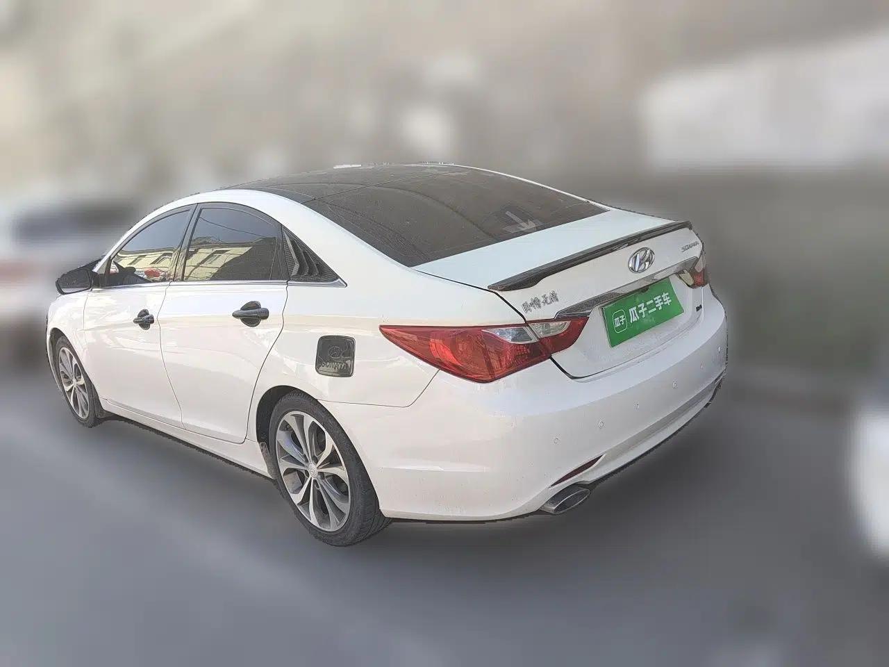 Hyundai Sonata 2013 2.4L Automatic Luxury Version China IV Standard — миниатюра 4