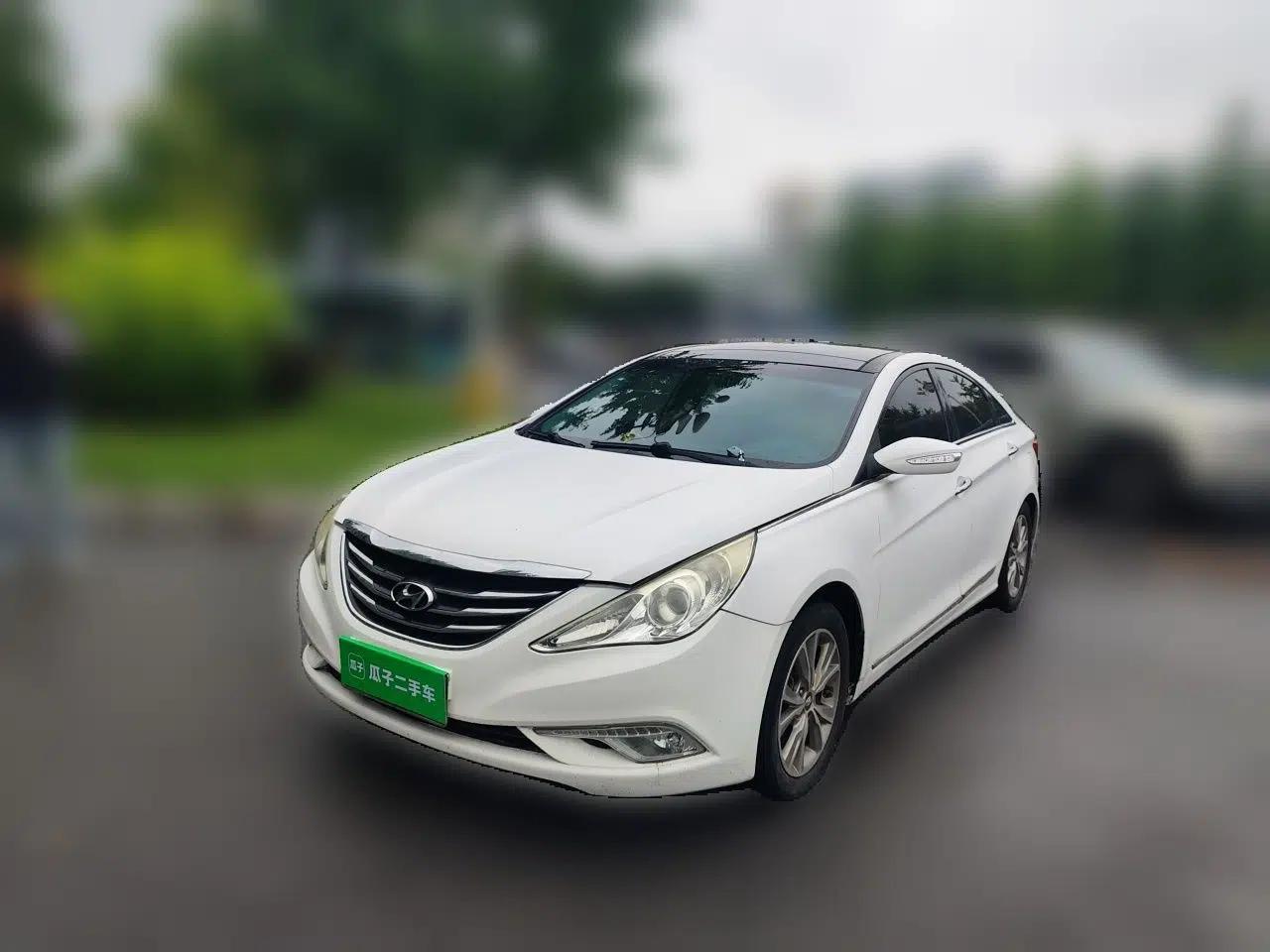 Hyundai Sonata 2014 2.4L Automatic Leading Edition China IV Standard — миниатюра 1
