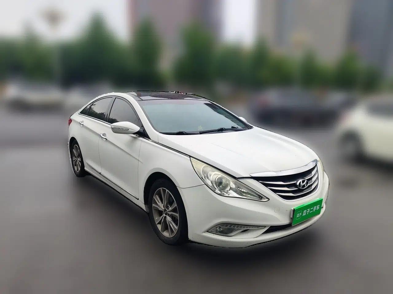 Hyundai Sonata 2014 2.4L Automatic Leading Edition China IV Standard — миниатюра 3