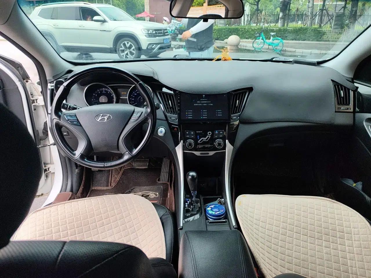 Hyundai Sonata 2014 2.4L Automatic Leading Edition China IV Standard — миниатюра 9