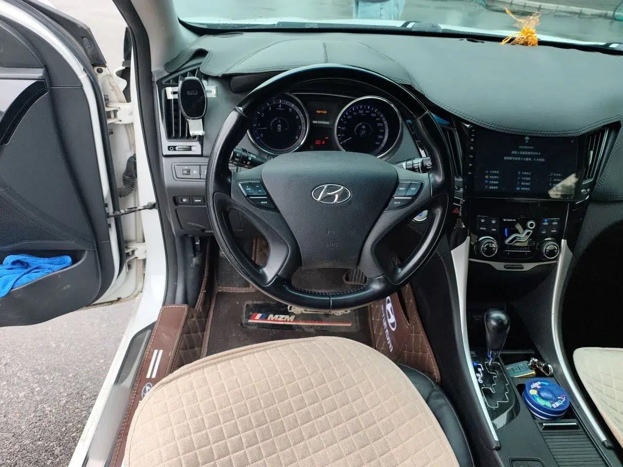 Hyundai Sonata 2014 2.4L Automatic Leading Edition China IV Standard — миниатюра 10