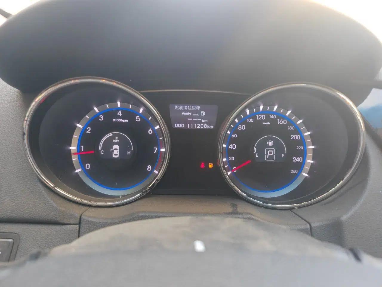 Hyundai Sonata 2013 2.0L Automatic Fashion Edition — миниатюра 11