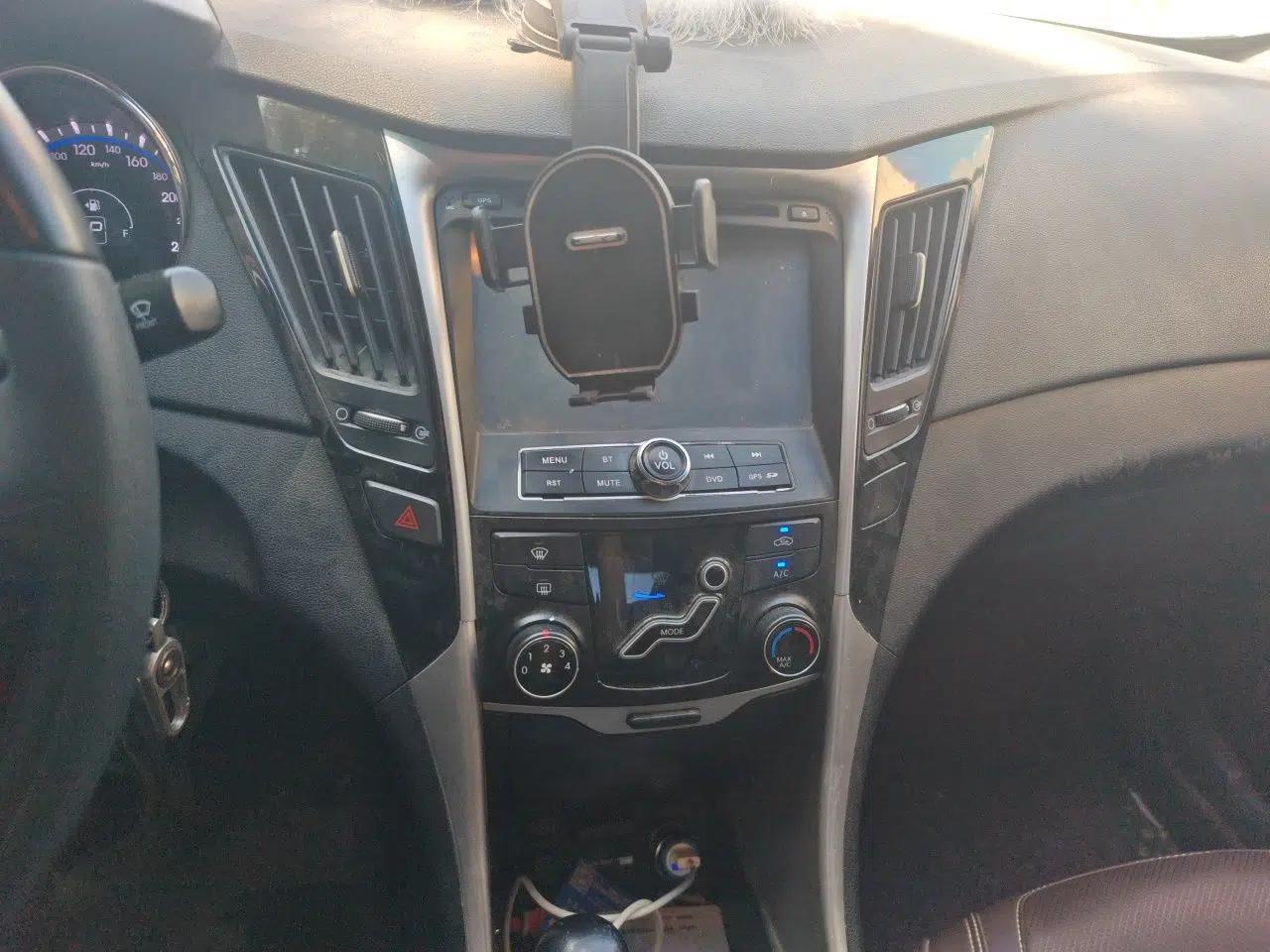 Hyundai Sonata 2013 2.0L Automatic Fashion Edition — миниатюра 13
