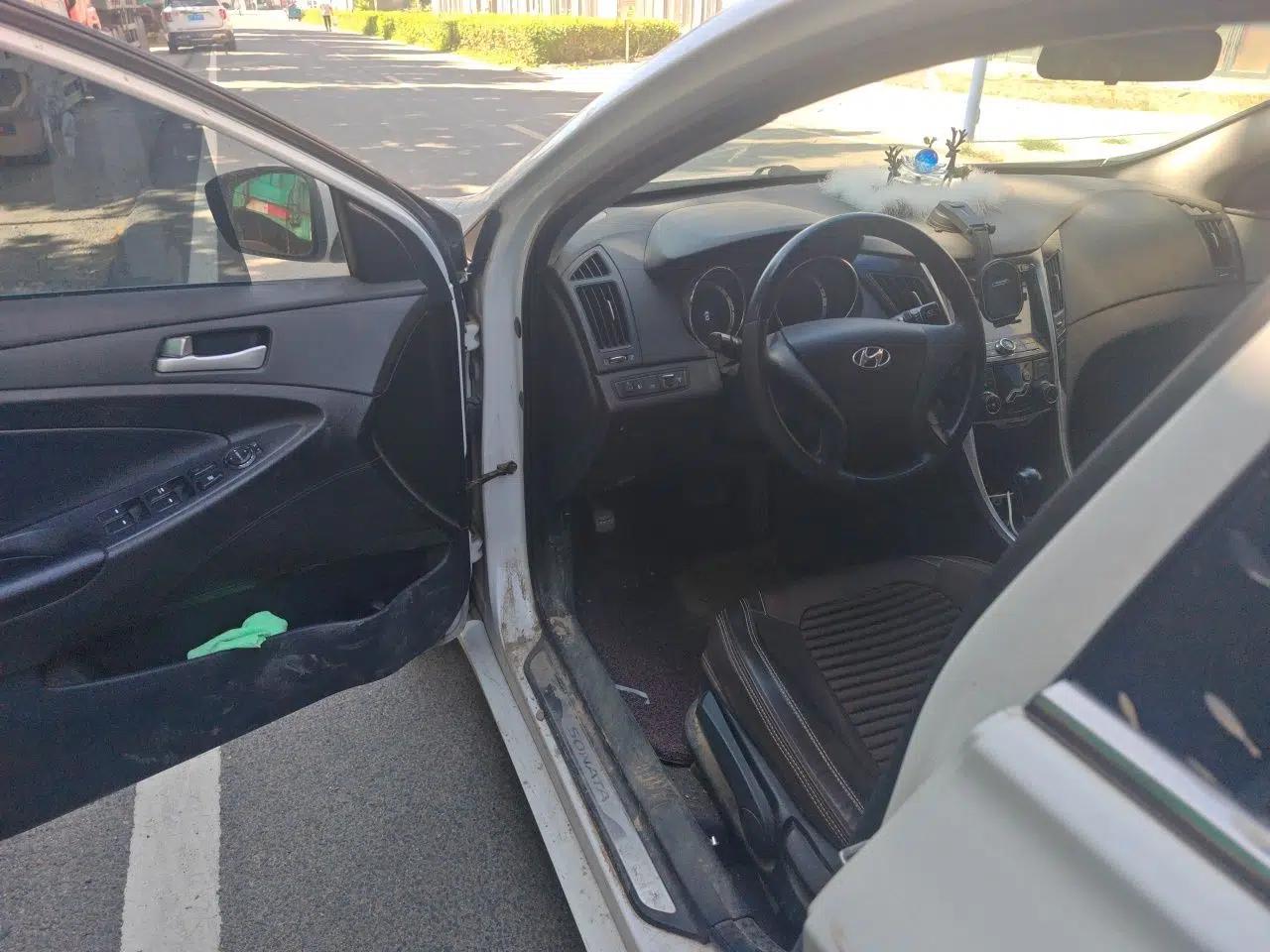 Hyundai Sonata 2013 2.0L Automatic Fashion Edition — миниатюра 16