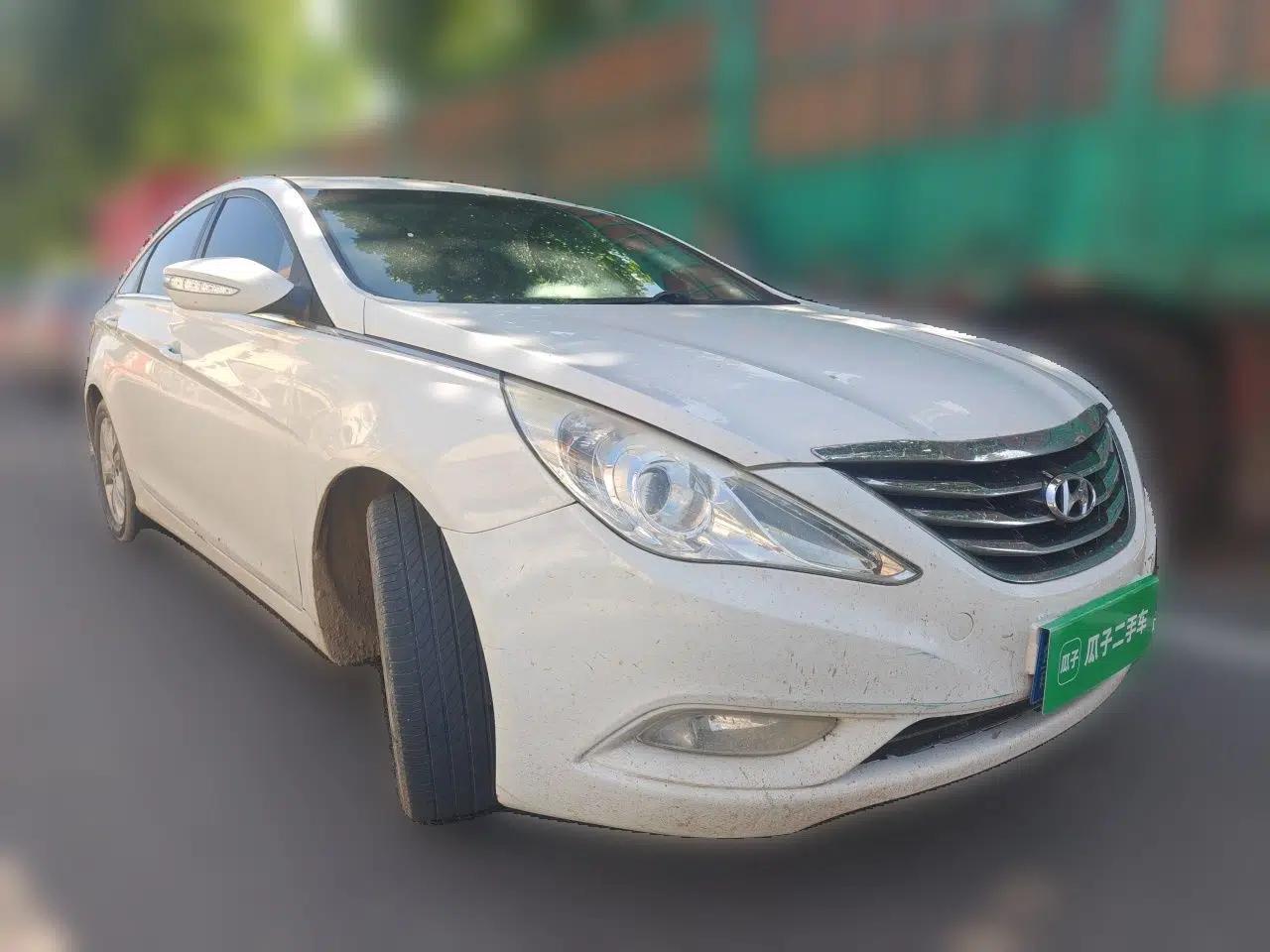 Hyundai Sonata 2013 2.0L Automatic Fashion Edition — миниатюра 3
