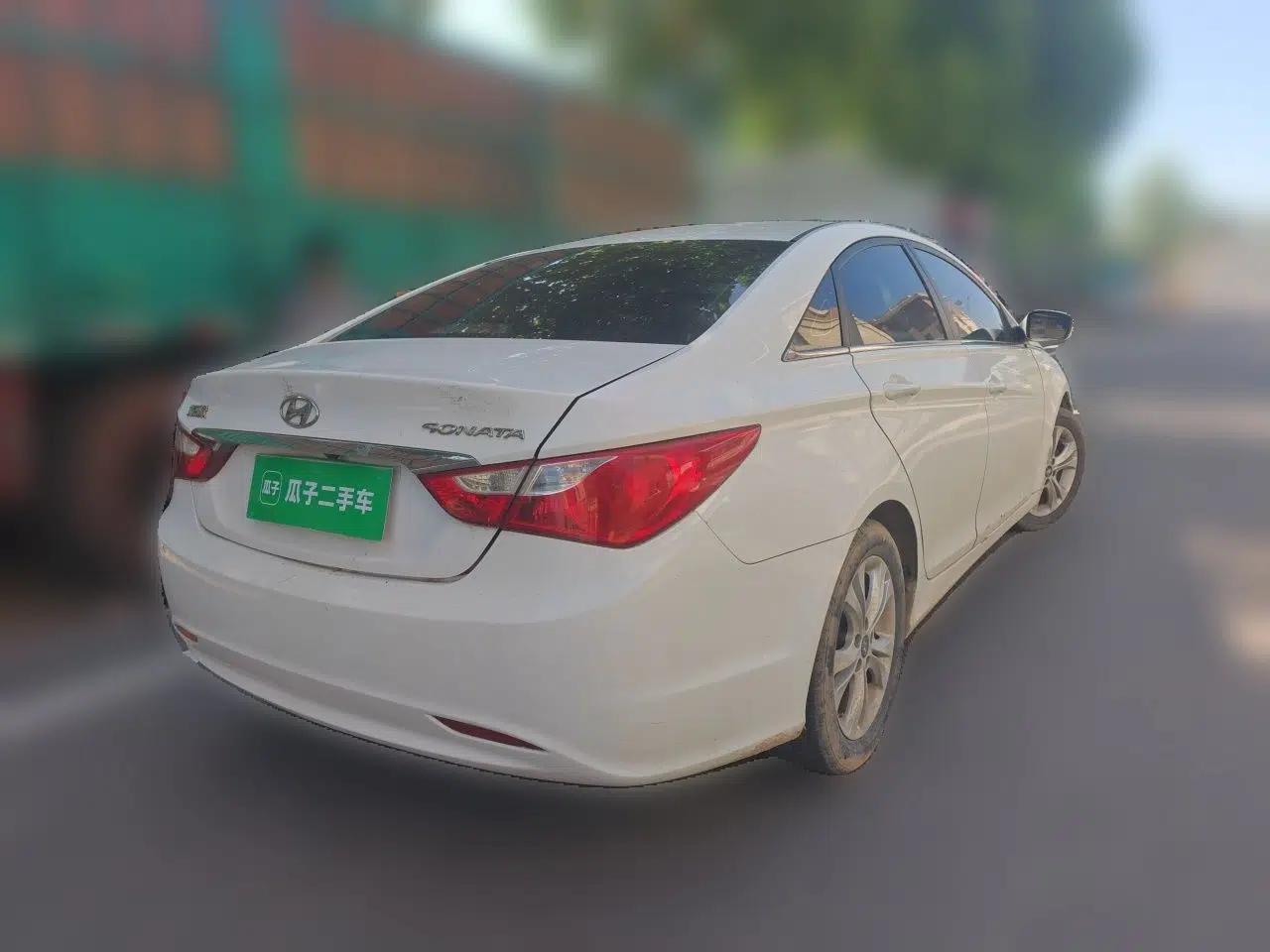 Hyundai Sonata 2013 2.0L Automatic Fashion Edition — миниатюра 6