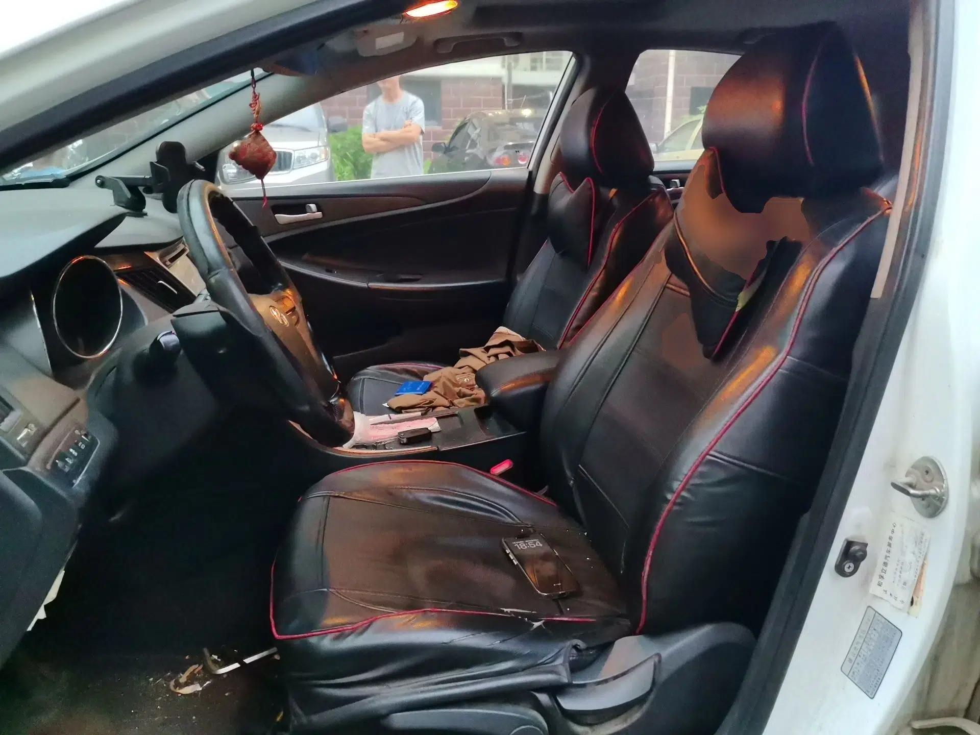 Hyundai Sonata 2011 2.0L Automatic Leading Edition — миниатюра 15