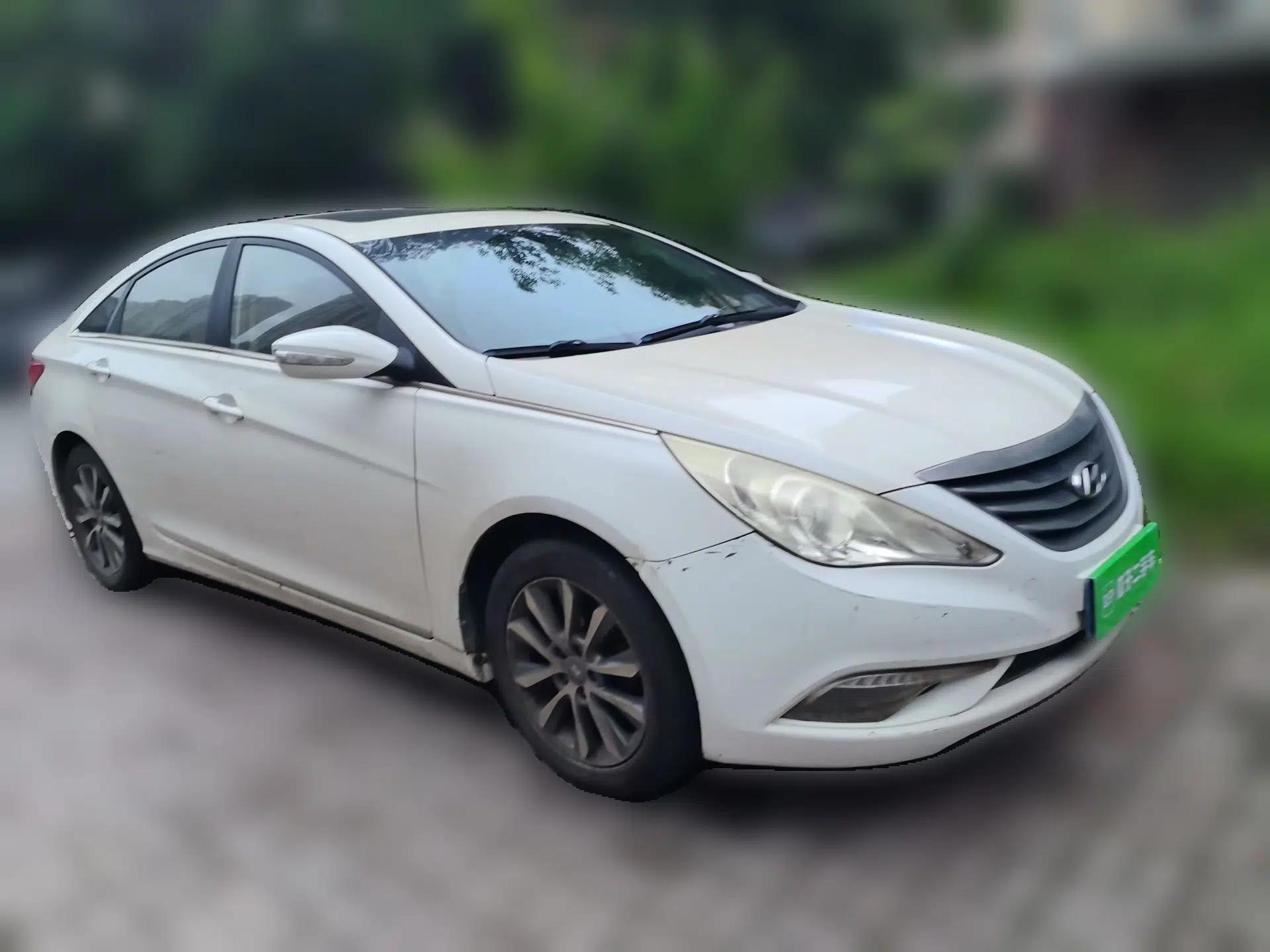Hyundai Sonata 2011 2.0L Automatic Leading Edition — миниатюра 3