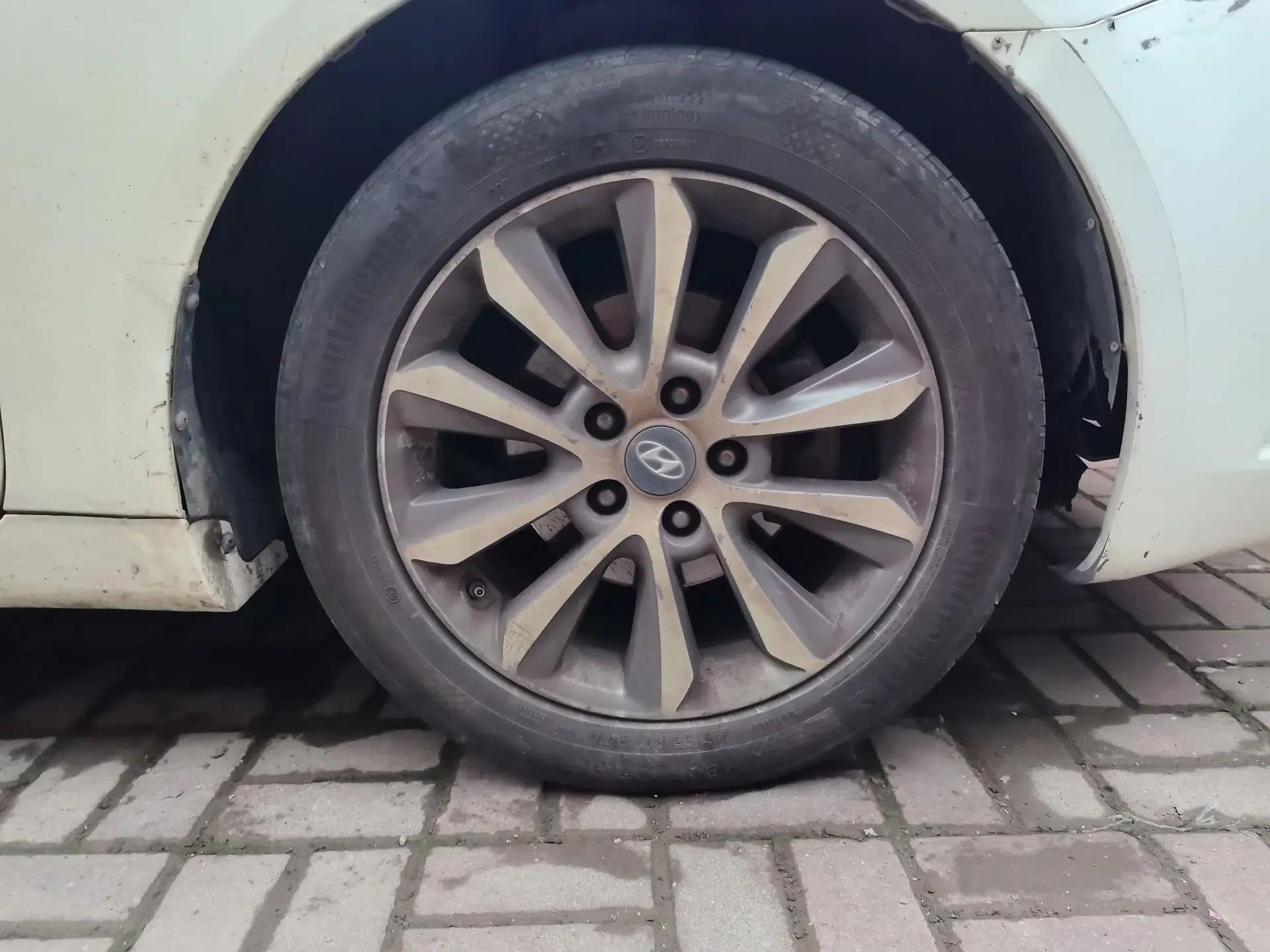 Hyundai Sonata 2011 2.0L Automatic Leading Edition — миниатюра 8