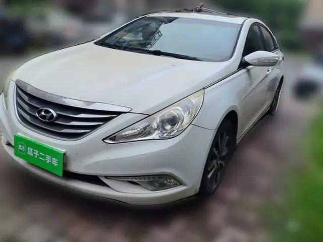 Hyundai Sonata 2011 2.0L Automatic Leading Edition