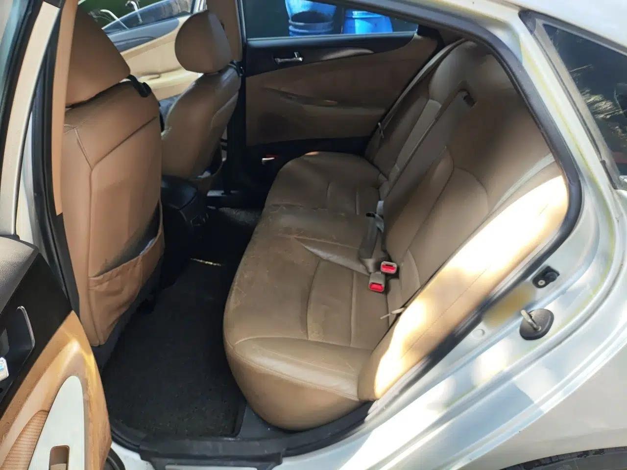 Hyundai Sonata 2011 2.0L Automatic Prestige Edition — миниатюра 17
