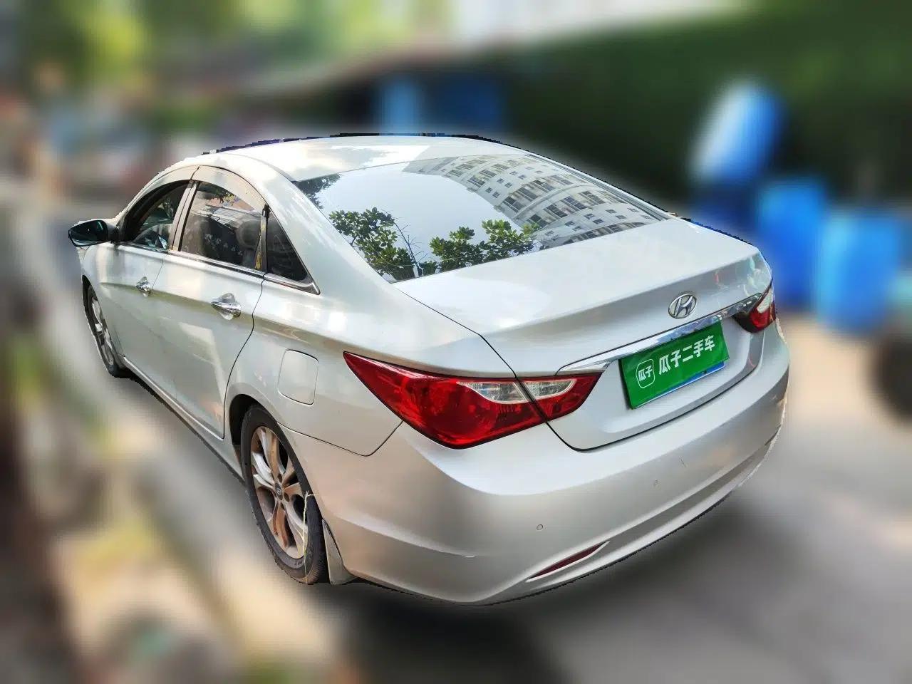 Hyundai Sonata 2011 2.0L Automatic Prestige Edition — миниатюра 4