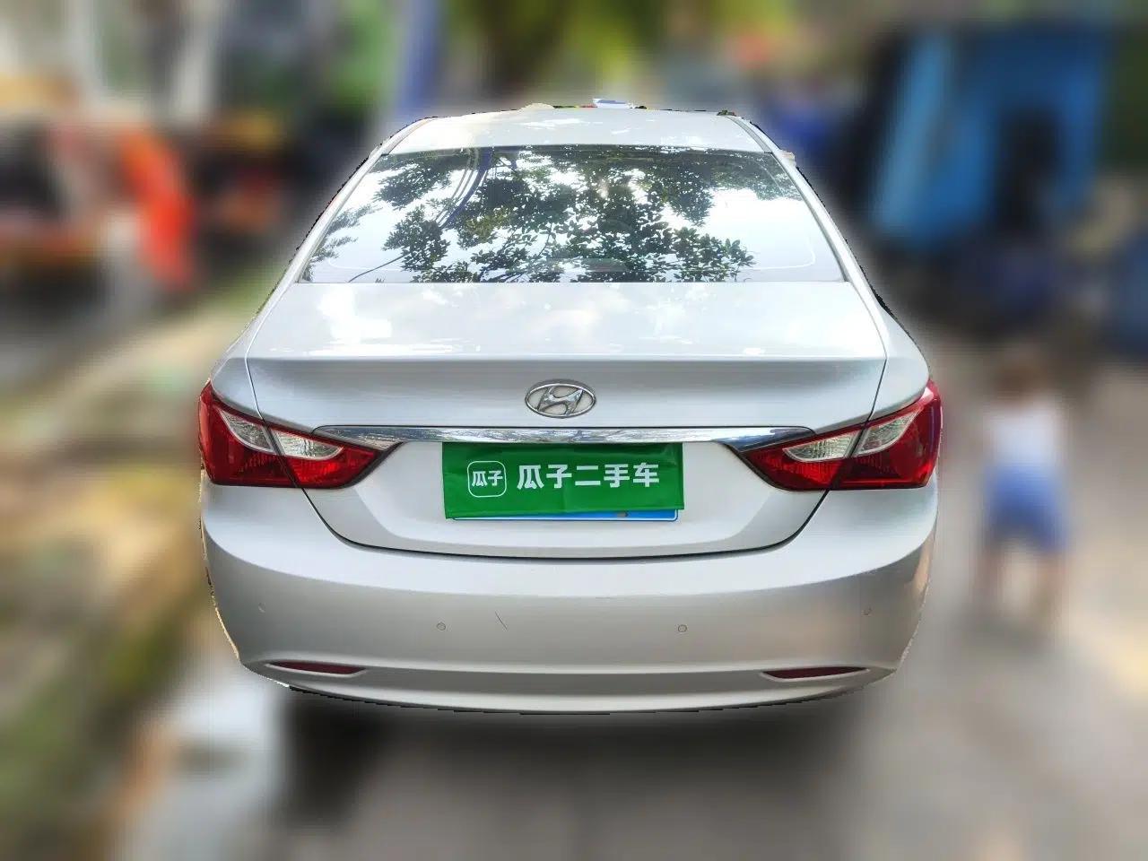 Hyundai Sonata 2011 2.0L Automatic Prestige Edition — миниатюра 5