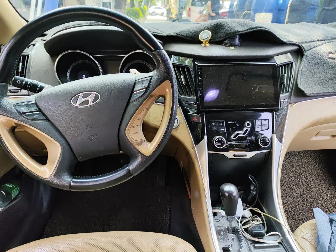 Hyundai Sonata 2011 2.0L Automatic Prestige Edition — миниатюра 9