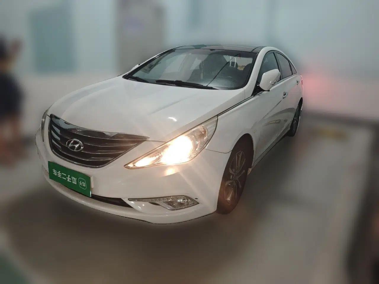 Hyundai Sonata 2013 2.0L Automatic Luxury Edition — миниатюра 1