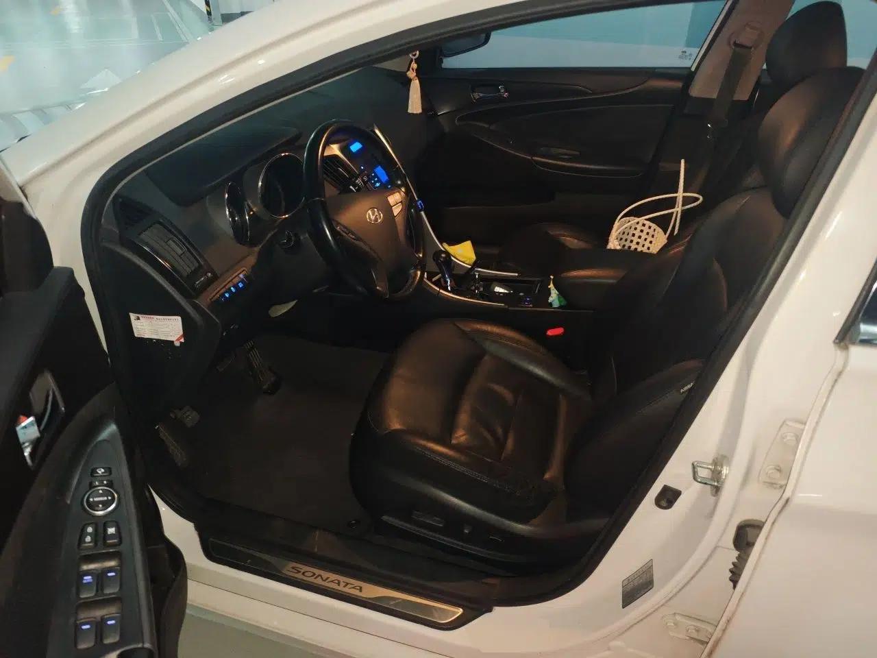 Hyundai Sonata 2013 2.0L Automatic Luxury Edition — миниатюра 15
