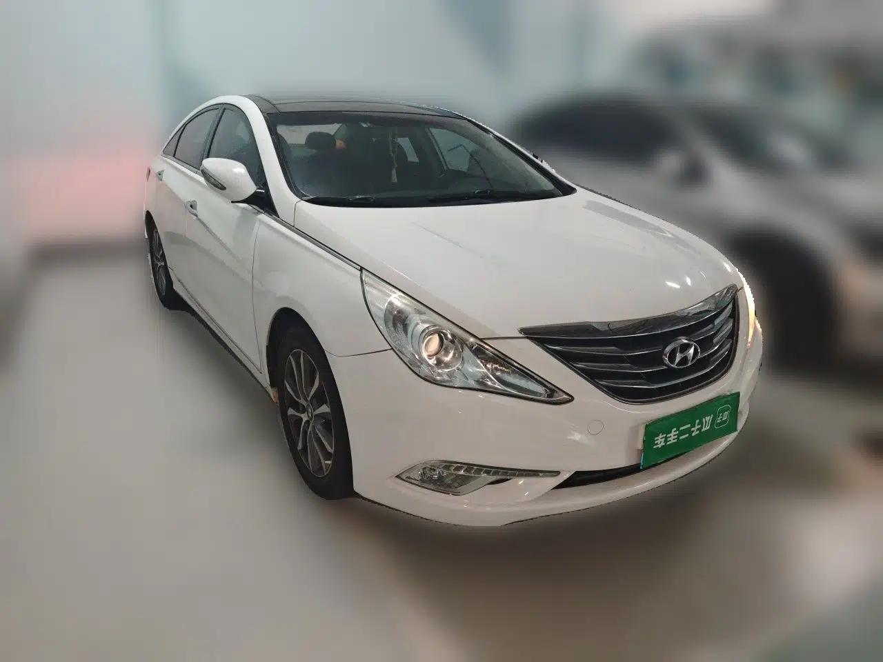 Hyundai Sonata 2013 2.0L Automatic Luxury Edition — миниатюра 3
