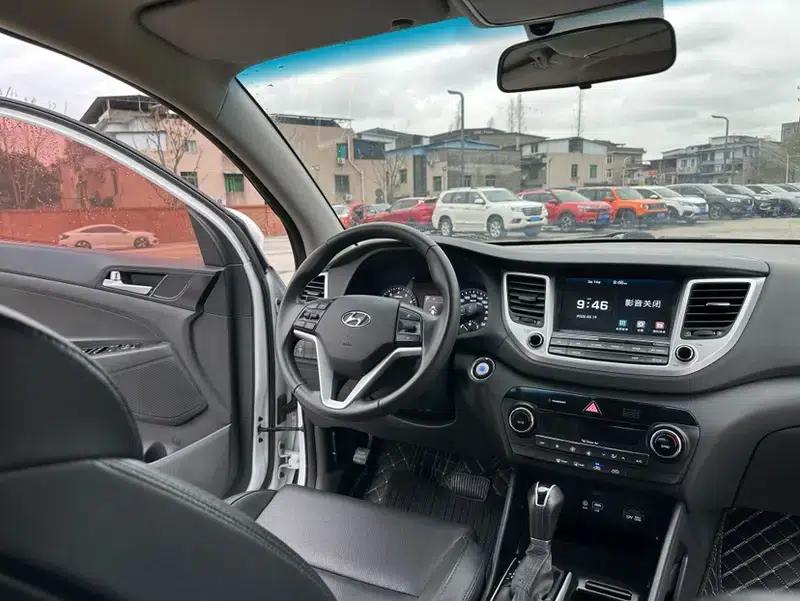 Tucson 2015 1.6T Dual-Clutch Two-Wheel Drive Intelligent Model — миниатюра 9