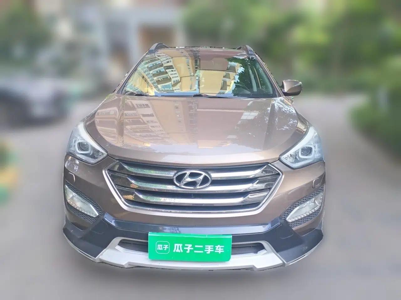 Hyundai Santa Fe 2013 Revised Version 2.4L Automatic All-Wheel Drive Luxury Trim — миниатюра 2