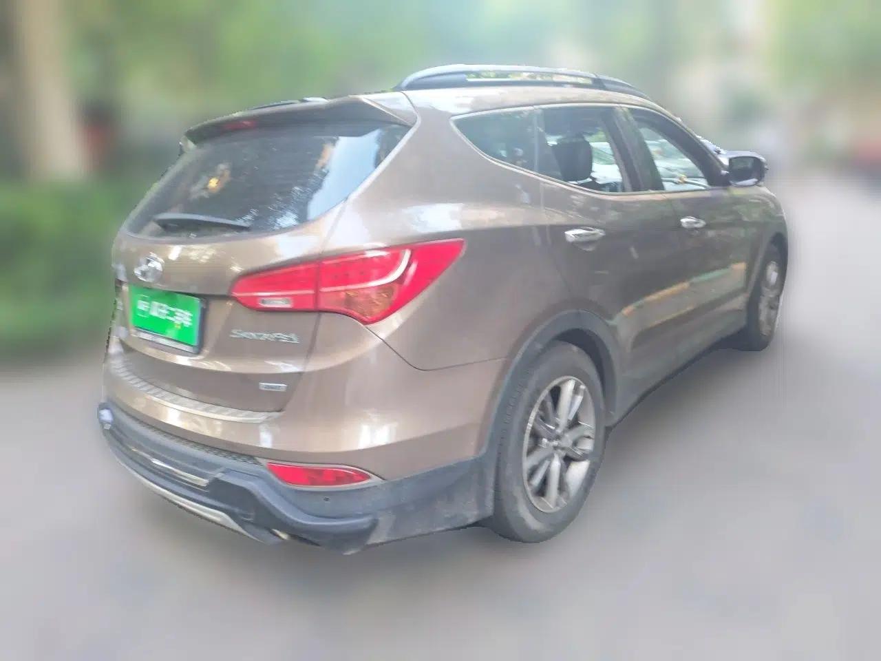 Hyundai Santa Fe 2013 Revised Version 2.4L Automatic All-Wheel Drive Luxury Trim — миниатюра 4