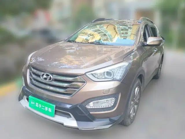 Hyundai Santa Fe 2013 Revised Version 2.4L Automatic All-Wheel Drive Luxury Trim