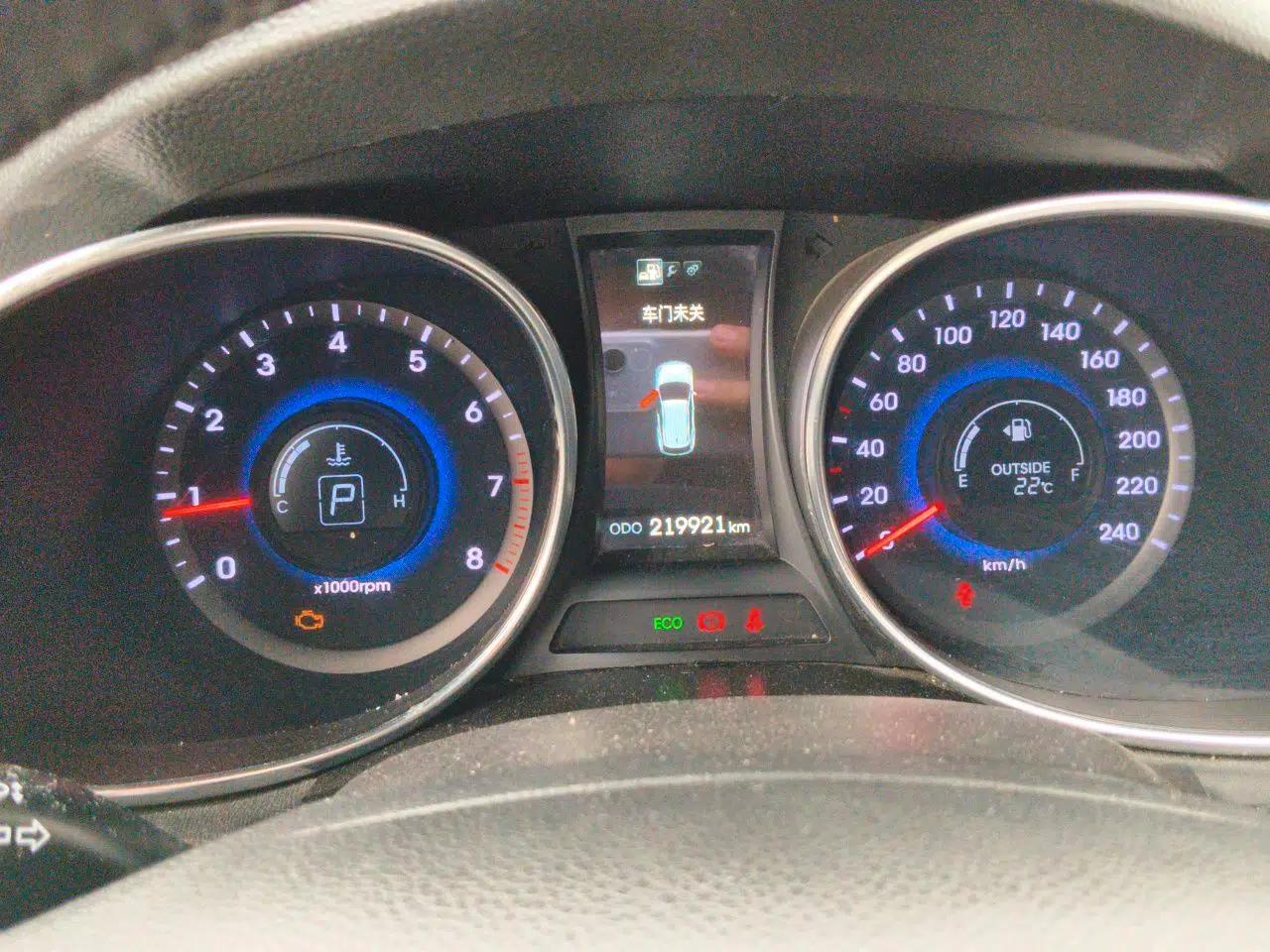 Hyundai Santa Fe 2013 2.4L Automatic 2WD Comfort Edition — миниатюра 11