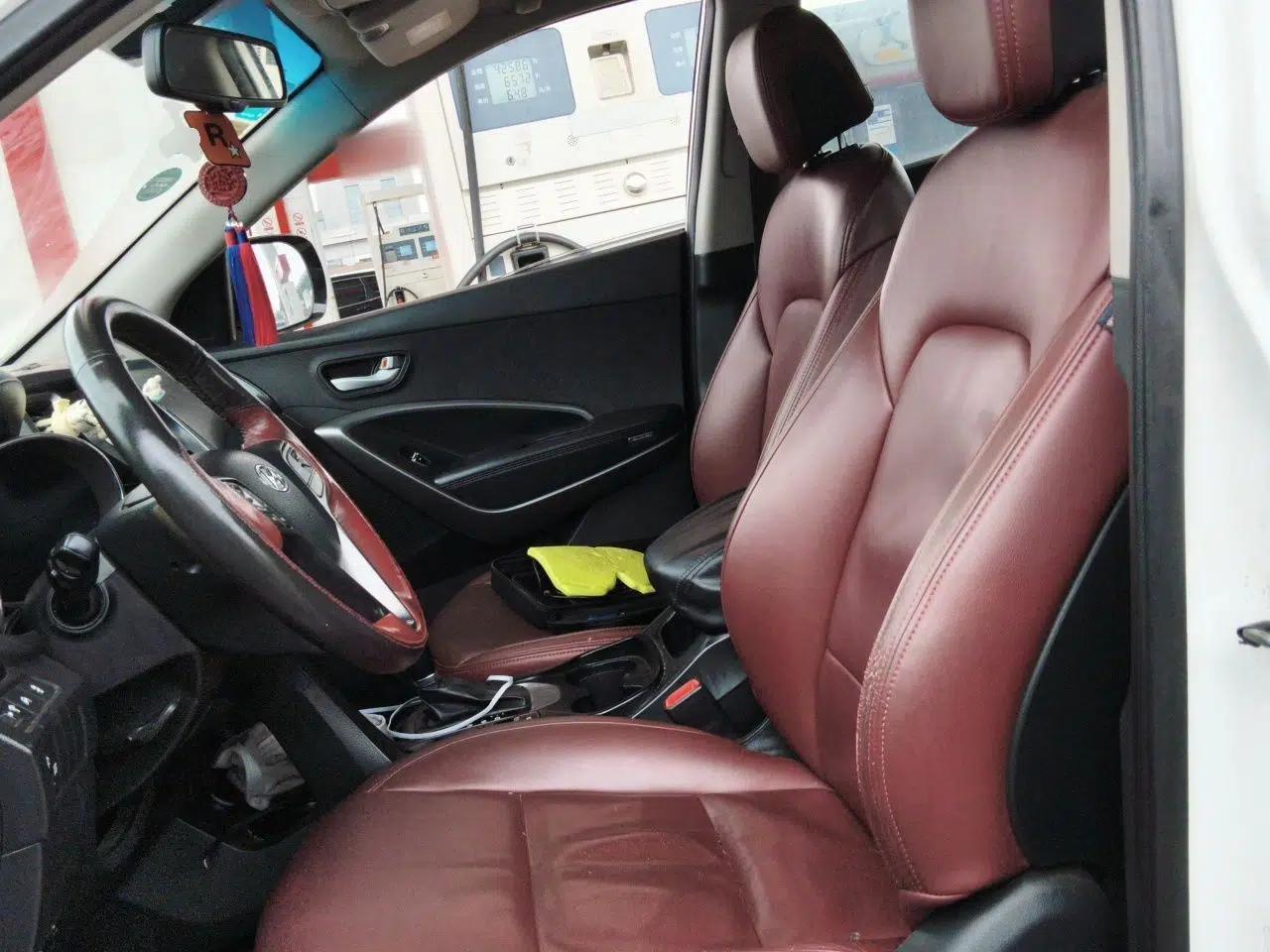 Hyundai Santa Fe 2013 2.4L Automatic 2WD Comfort Edition — миниатюра 15