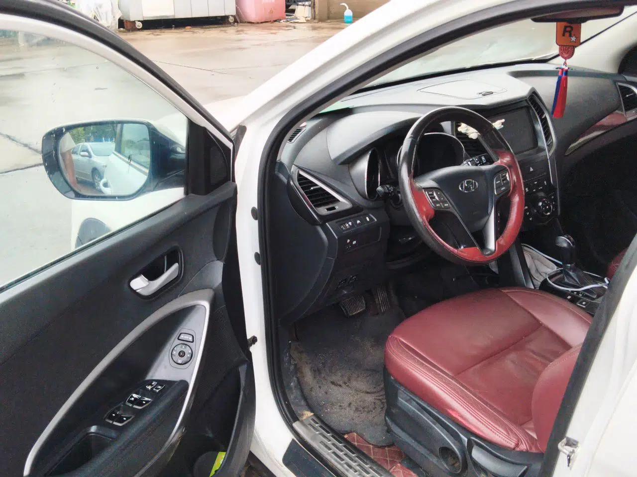 Hyundai Santa Fe 2013 2.4L Automatic 2WD Comfort Edition — миниатюра 16