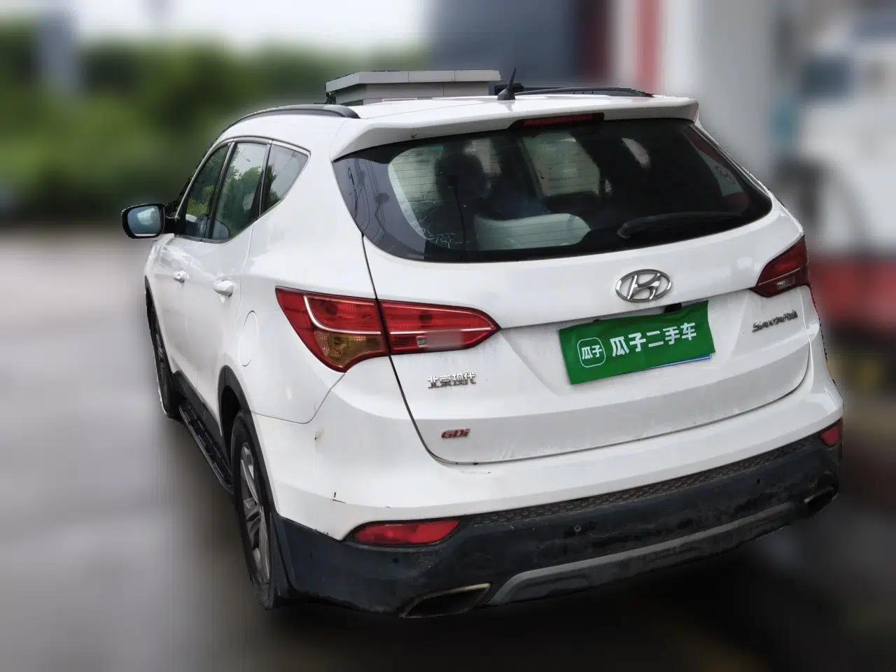 Hyundai Santa Fe 2013 2.4L Automatic 2WD Comfort Edition — миниатюра 4