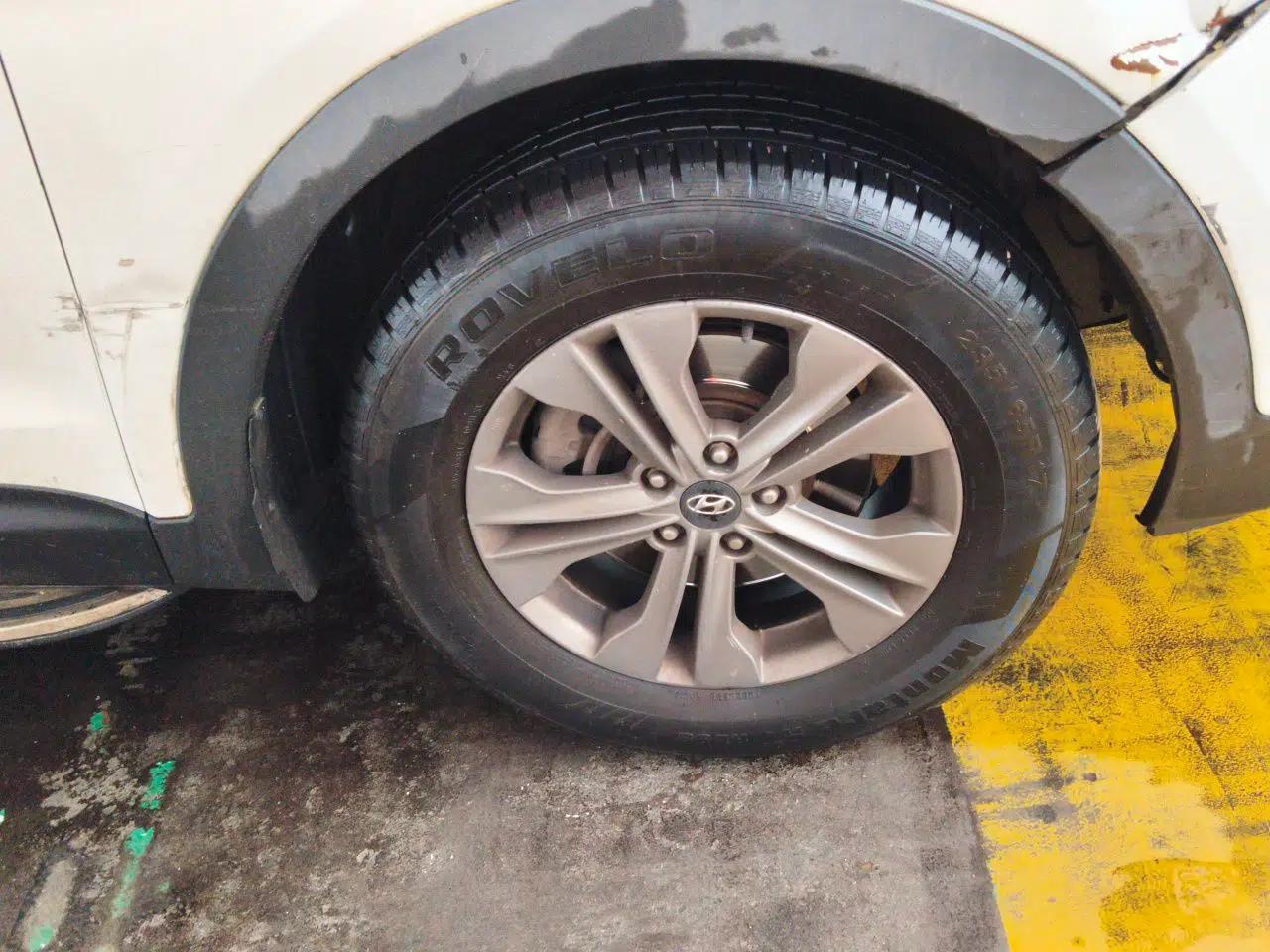 Hyundai Santa Fe 2013 2.4L Automatic 2WD Comfort Edition — миниатюра 8