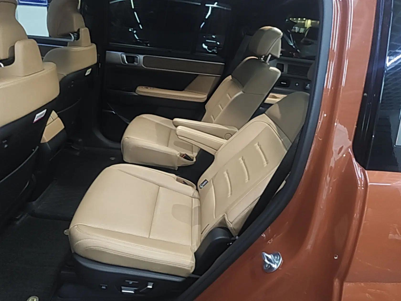 Hyundai Santa Fe 2024 2.0T Connoisseur Ultra — миниатюра 28