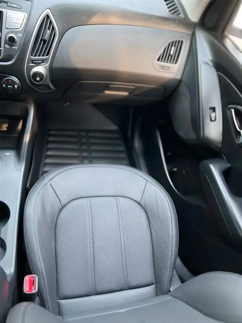 Hyundai ix35 2012 2.0L Automatic 2WD Elite Edition GL — миниатюра 14