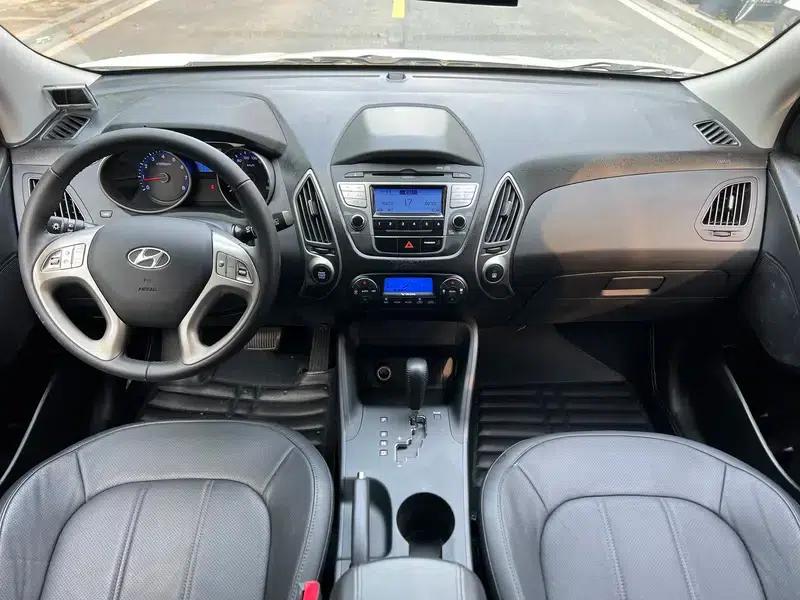 Hyundai ix35 2012 2.0L Automatic 2WD Elite Edition GL — миниатюра 20