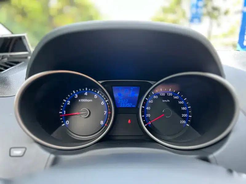 Hyundai ix35 2012 2.0L Automatic 2WD Elite Edition GL — миниатюра 21