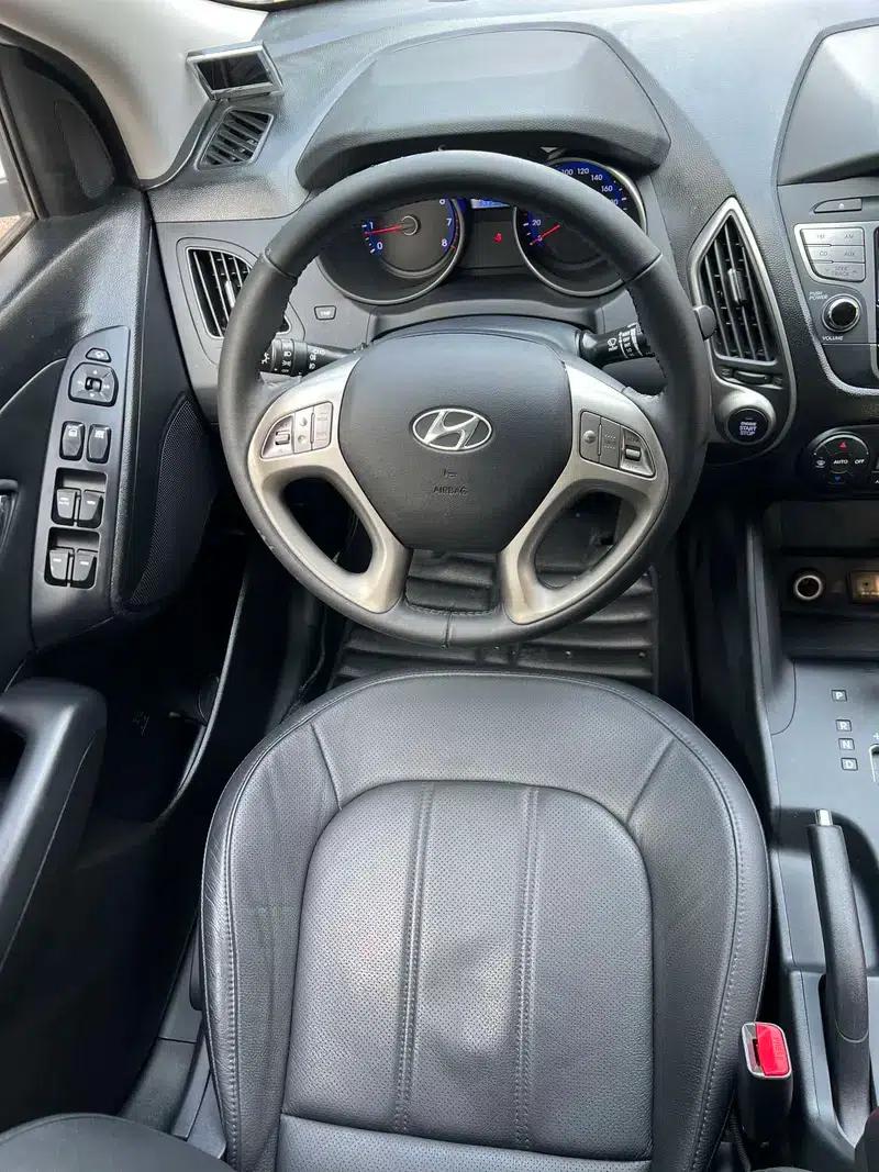 Hyundai ix35 2012 2.0L Automatic 2WD Elite Edition GL — миниатюра 24