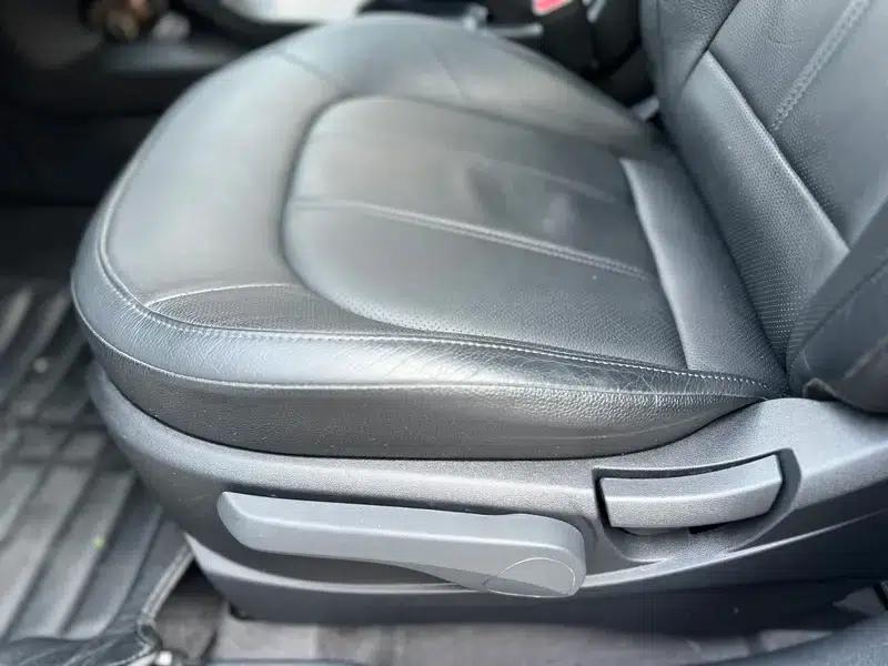 Hyundai ix35 2012 2.0L Automatic 2WD Elite Edition GL — миниатюра 26