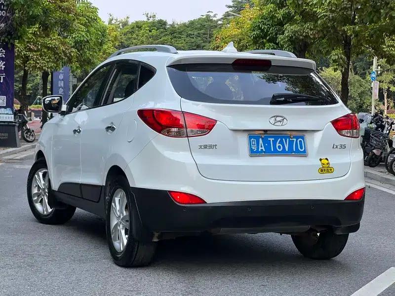 Hyundai ix35 2012 2.0L Automatic 2WD Elite Edition GL — миниатюра 5