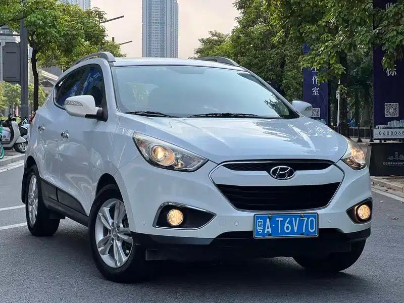 Hyundai ix35 2012 2.0L Automatic 2WD Elite Edition GL — миниатюра 10
