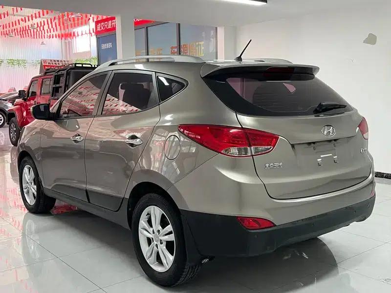 Hyundai ix35 2012 2.0L Automatic 2WD Elite Edition GL — миниатюра 4