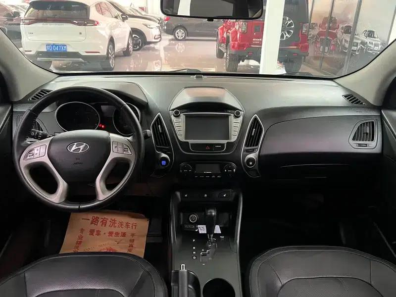 Hyundai ix35 2012 2.0L Automatic 2WD Elite Edition GL — миниатюра 7