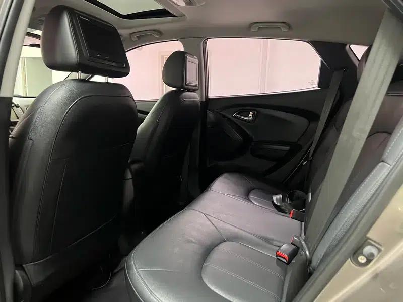Hyundai ix35 2012 2.0L Automatic 2WD Elite Edition GL — миниатюра 9