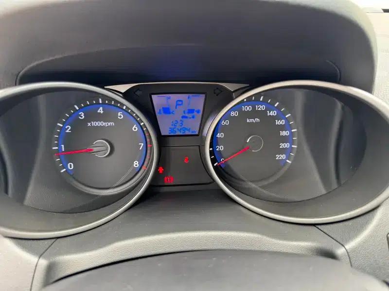 Hyundai ix35 2013 2.0L Automatic 2WD Smart GLS (National IV Emission Standard) — миниатюра 13