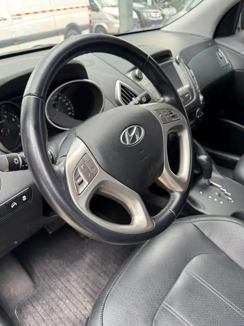 Hyundai ix35 2013 2.0L Automatic 2WD Smart GLS (National IV Emission Standard) — миниатюра 9