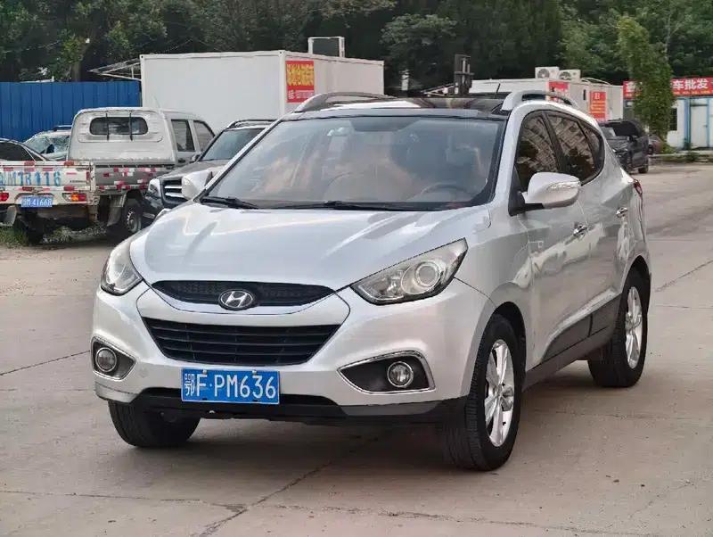 Hyundai ix35 2010 2.0L Automatic 2WD Elite GLS — миниатюра 1
